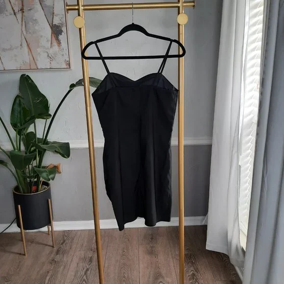 CRYSTAL DOLLS Women's Black Mini Cocktail Body Con Dress NWOT - Picture 5 of 7